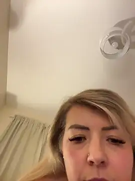 Snapshot of xxcurvyjessiexx chatting on 11.06.25 xxcurvyjessiexx online show from 11.06.25