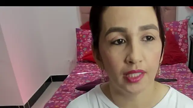 Karoline Moore online show from 02.20.25