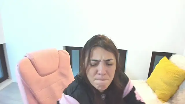 Dyana Kaylinn online show from 11.20.25