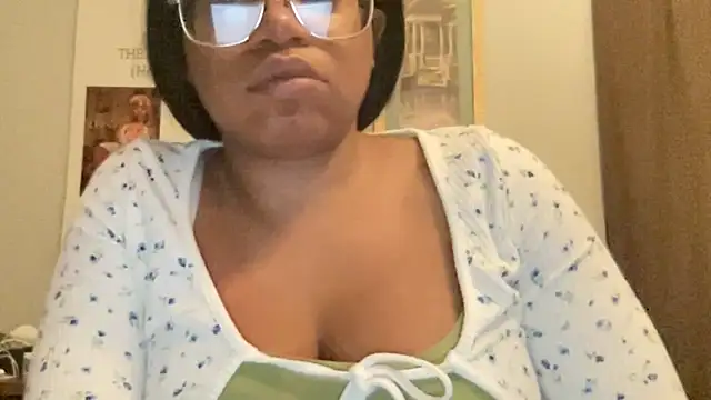 MommyConfident online show from 05.12.26