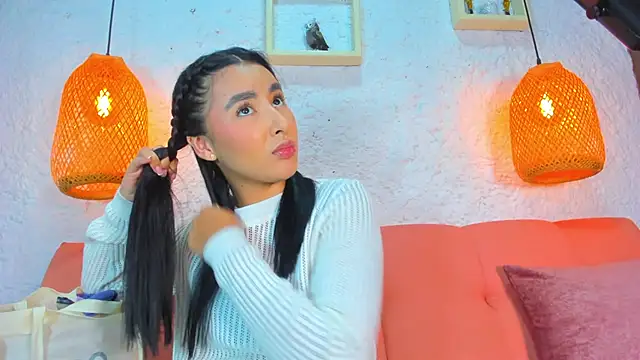 Snapshot of emiily_s chatting on 11.26.25 emiily s online show from 11.26.25