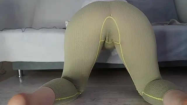 Snapshot of Fecvht45 chatting on 02.28.25 Fecvht45 online show from 02.28.25