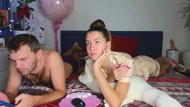 Snapshot of FoxLoveBasik chatting on 12.11.24 FoxLoveBasik online show from 12.11.24