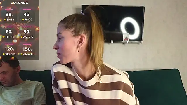 Snapshot of FoxLoveBasik chatting on 01.21.25 FoxLoveBasik online show from 01.21.25