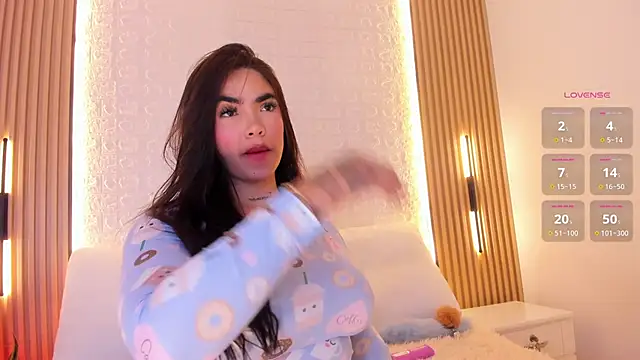 Snapshot of alyssa_vargas chatting on 11.09.25 alyssa vargas online show from 11.09.25