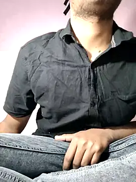 Dusky Aarav online show from 12.16.25
