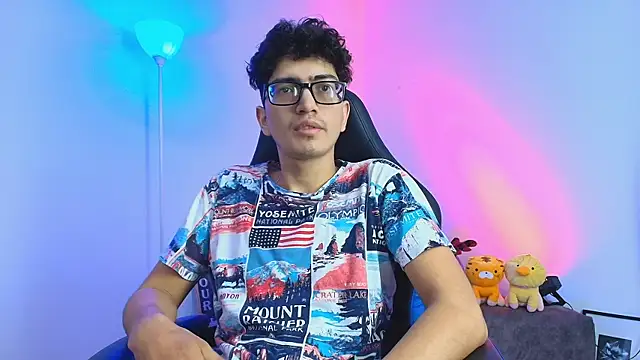 Snapshot of TylerWhite_ chatting on 12.18.25 TylerWhite online show from 12.18.25