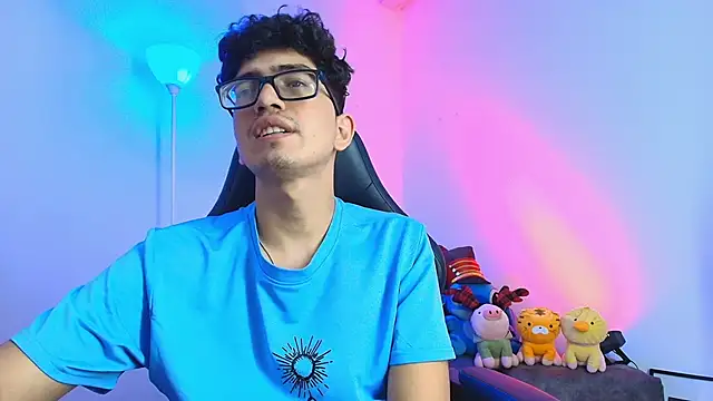 Snapshot of TylerWhite_ chatting on 12.20.25 TylerWhite online show from 12.20.25