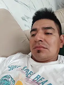 Snapshot of latino17 chatting on 03.03.26 latino17 online show from 03.03.26