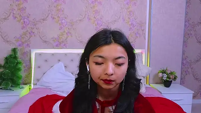 Shy Kira online show from 12.16.24