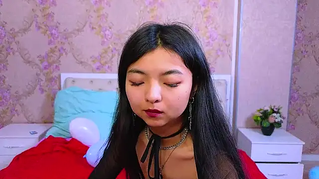 Shy Kira online show from 02.02.25