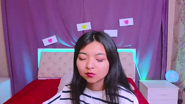 Shy Kira online show from 02.12.25