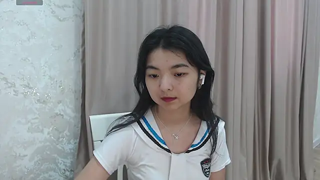 Snapshot of Shy_Kira chatting on 07.10.26 Shy Kira online show from 07.10.26