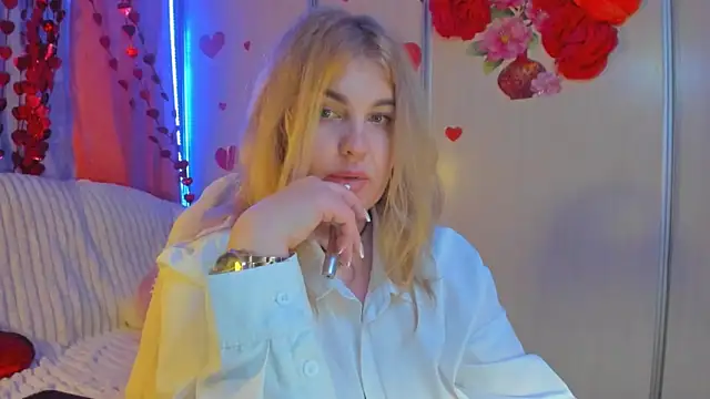 CoraSwon online show from 02.20.25