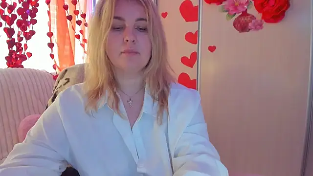 CoraSwon online show from 02.25.25