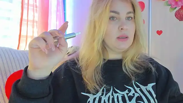 CoraSwon online show from 03.19.25