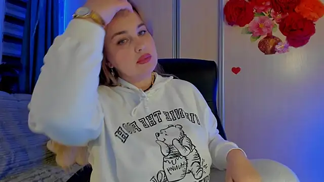 CoraSwon online show from 11.12.25