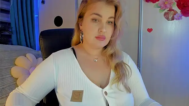 CoraSwon online show from 12.05.25