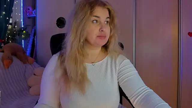 CoraSwon online show from 02.03.26