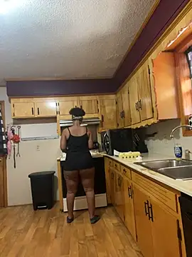 Snapshot of KLoveeee chatting on 03.12.25 KLoveeee online show from 03.12.25