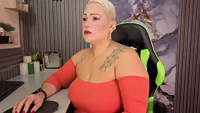GianellaCox  online show from 07.18.26