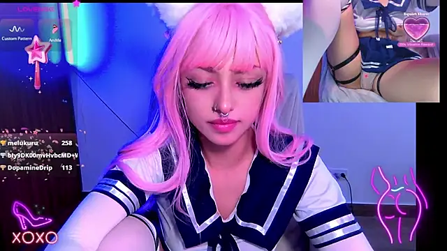 Snapshot of HollyDominic chatting on 12.20.24 HollyDominic online show from 12.20.24