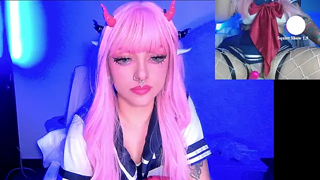 Snapshot of HollyDominic chatting on 02.20.25 HollyDominic online show from 02.20.25