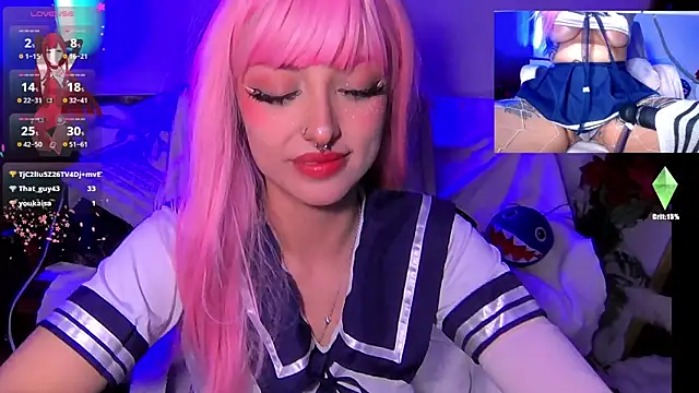 Snapshot of HollyDominic chatting on 10.03.25 HollyDominic online show from 10.03.25