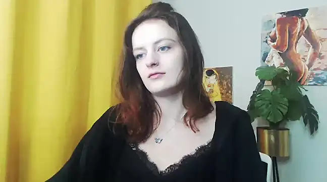 Snapshot of juicyNadine chatting on 12.10.24 juicyNadine online show from 12.10.24