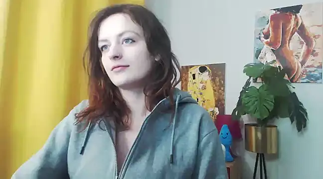 Snapshot of juicyNadine chatting on 12.11.24 juicyNadine online show from 12.11.24