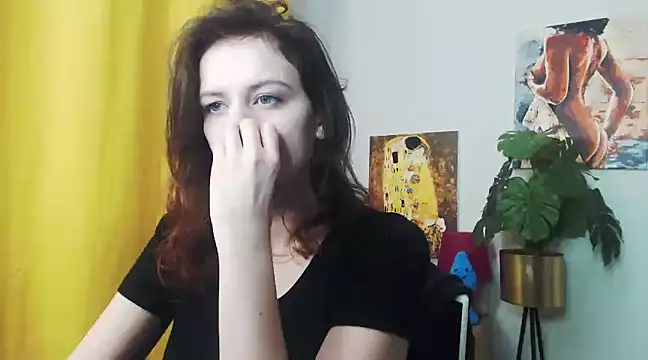 Snapshot of juicyNadine chatting on 12.16.24 juicyNadine online show from 12.16.24