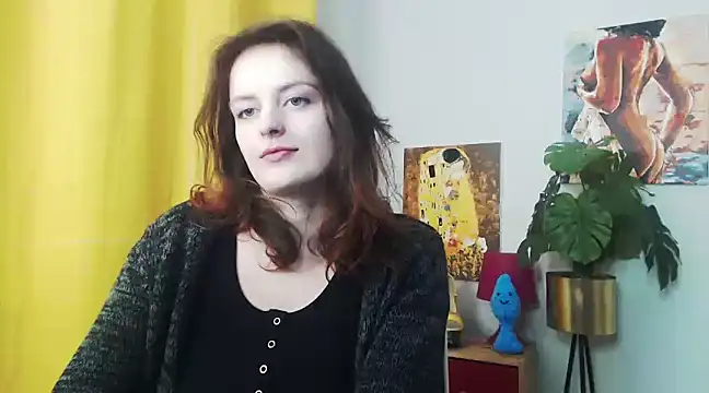 Snapshot of juicyNadine chatting on 12.16.24 juicyNadine online show from 12.16.24