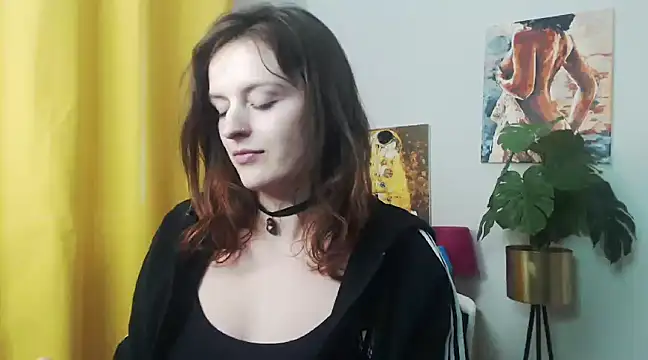 Snapshot of juicyNadine chatting on 01.06.25 juicyNadine online show from 01.06.25