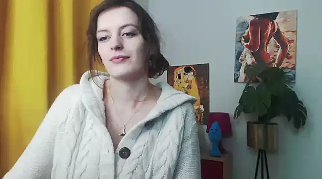 Snapshot of juicyNadine chatting on 01.08.25 juicyNadine online show from 01.08.25