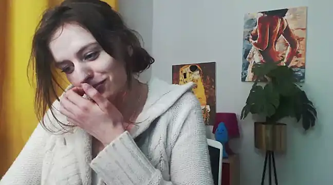 Snapshot of juicyNadine chatting on 01.08.25 juicyNadine online show from 01.08.25