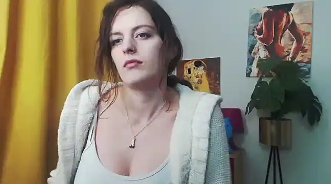 Snapshot of juicyNadine chatting on 01.08.25 juicyNadine online show from 01.08.25