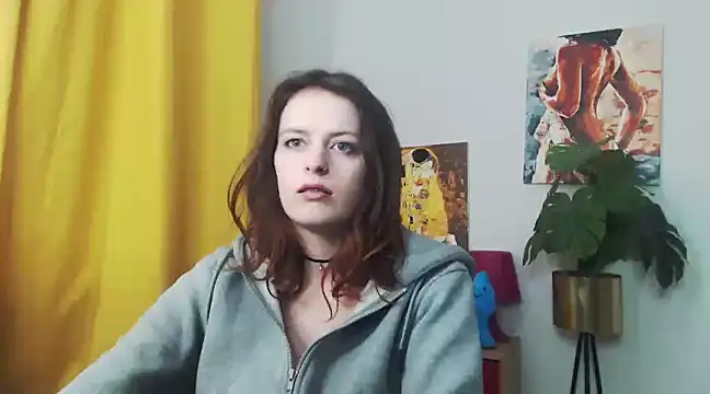 Snapshot of juicyNadine chatting on 01.10.25 juicyNadine online show from 01.10.25