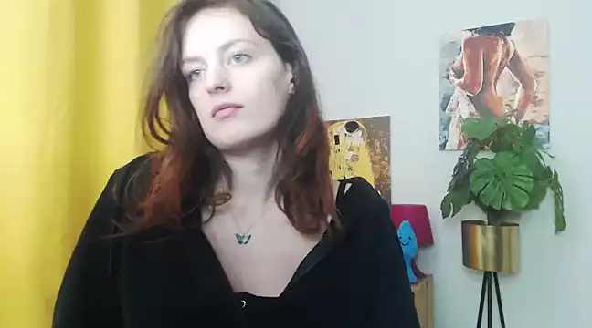 Snapshot of juicyNadine chatting on 01.15.25 juicyNadine online show from 01.15.25