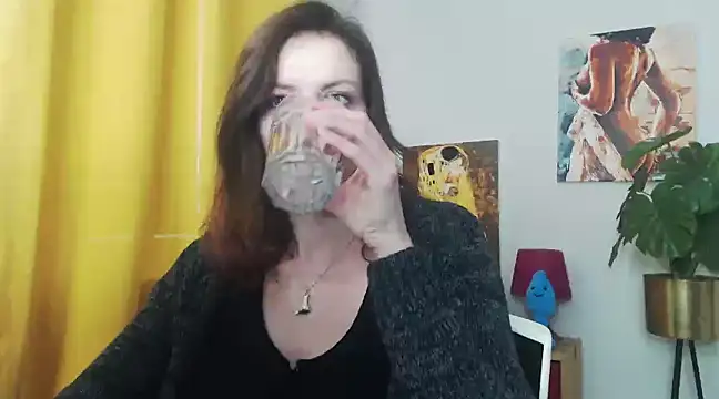 Snapshot of juicyNadine chatting on 01.20.25 juicyNadine online show from 01.20.25