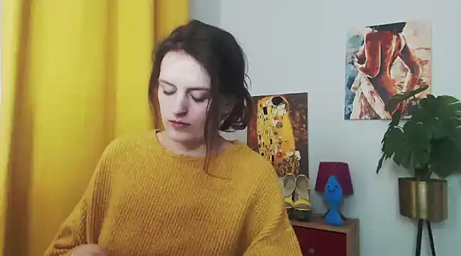 Snapshot of juicyNadine chatting on 01.21.25 juicyNadine online show from 01.21.25