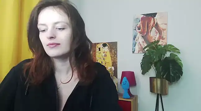 Snapshot of juicyNadine chatting on 01.22.25 juicyNadine online show from 01.22.25