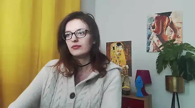 Snapshot of juicyNadine chatting on 01.24.25 juicyNadine online show from 01.24.25