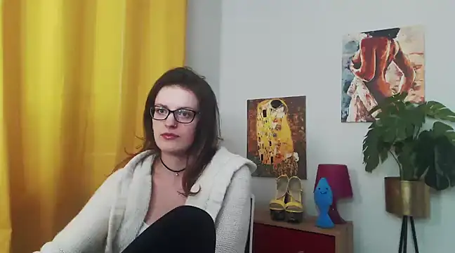 Snapshot of juicyNadine chatting on 01.24.25 juicyNadine online show from 01.24.25