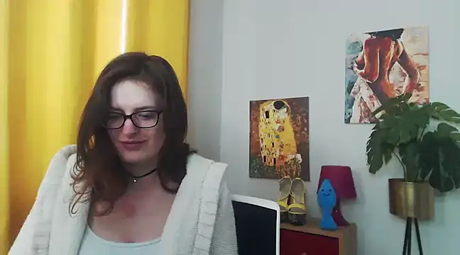 Snapshot of juicyNadine chatting on 01.24.25 juicyNadine online show from 01.24.25