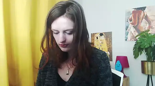 Snapshot of juicyNadine chatting on 01.27.25 juicyNadine online show from 01.27.25