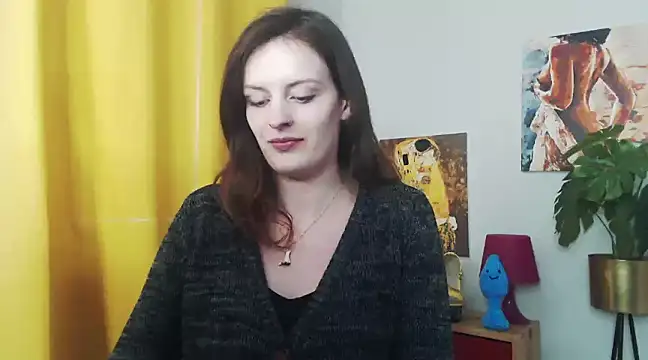 Snapshot of juicyNadine chatting on 01.27.25 juicyNadine online show from 01.27.25