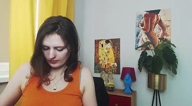 Snapshot of juicyNadine chatting on 02.06.25 juicyNadine online show from 02.06.25