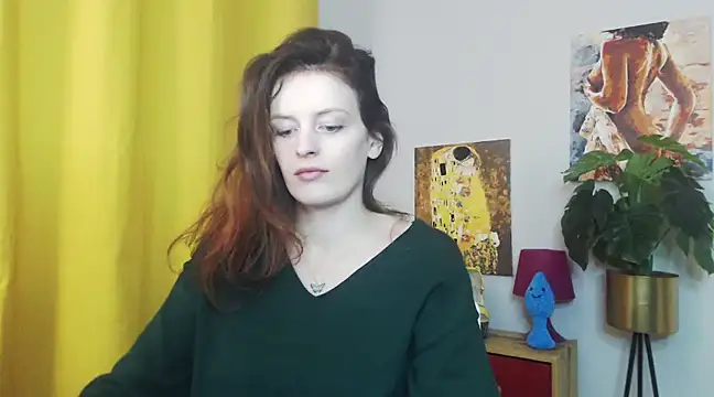 Snapshot of juicyNadine chatting on 02.10.25 juicyNadine online show from 02.10.25