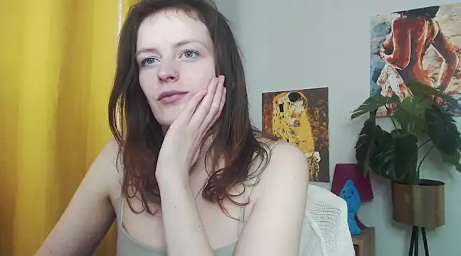 Snapshot of juicyNadine chatting on 02.12.25 juicyNadine online show from 02.12.25