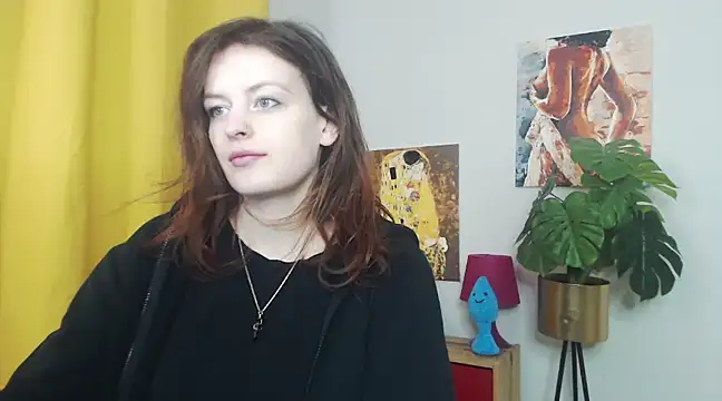 Snapshot of juicyNadine chatting on 02.14.25 juicyNadine online show from 02.14.25